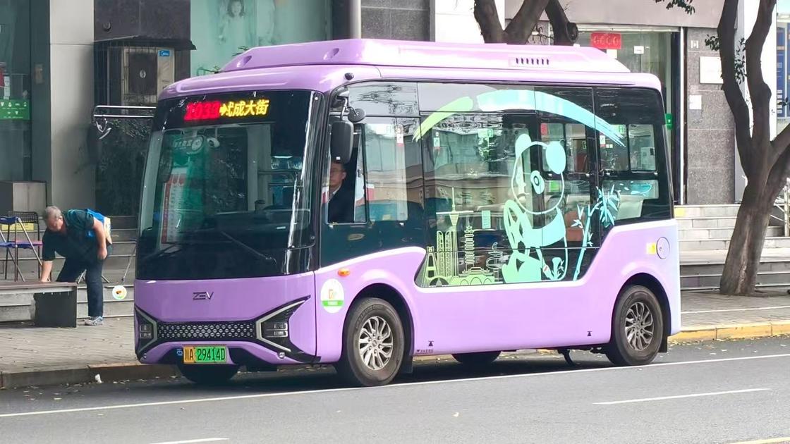 รถมินิบัสไฟฟ้า 11 ที่นั่ง พร้อมแบตเตอรี่ 80kWh และเกียร์อัตโนมัติ สำหรับการขนส่งในเมือง
